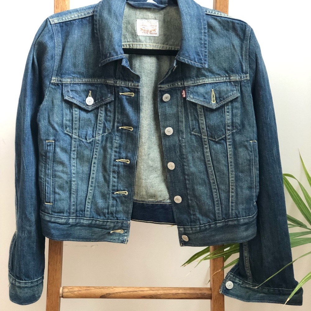 Levi’s denim jacket size small